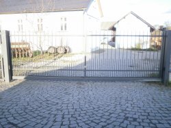 Posuvná brána, Ostrava
